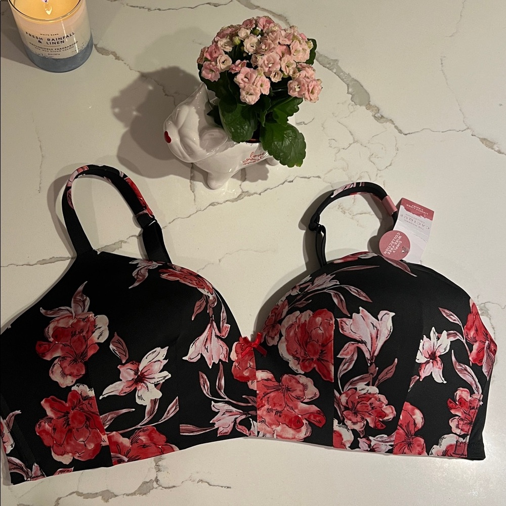 NWT Cacique black floral bra